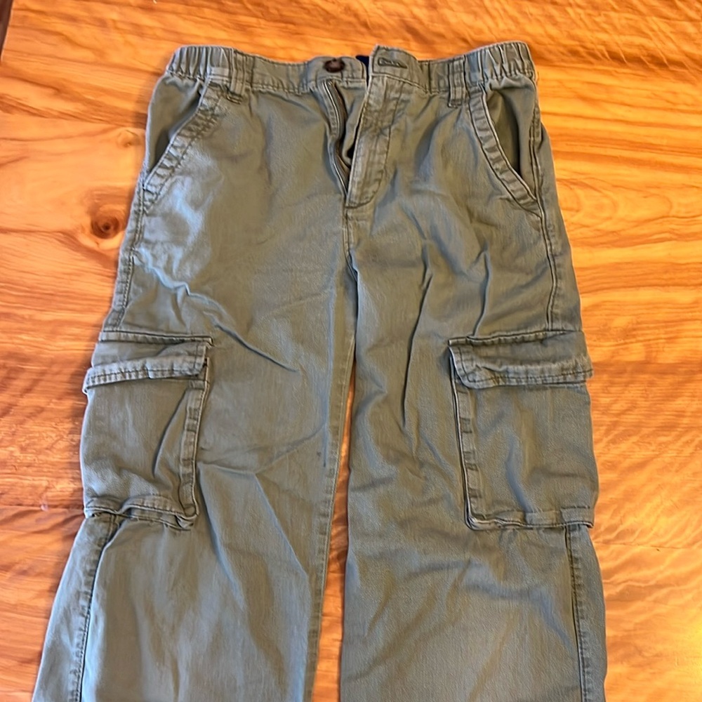 Old Navy girls’ olive green cargo pants